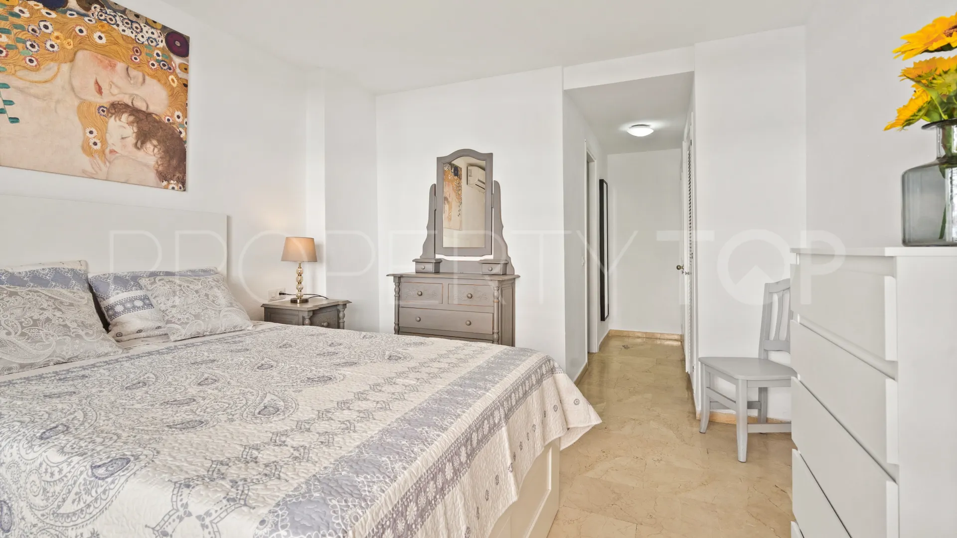 Apartamento en venta en Estepona Puerto