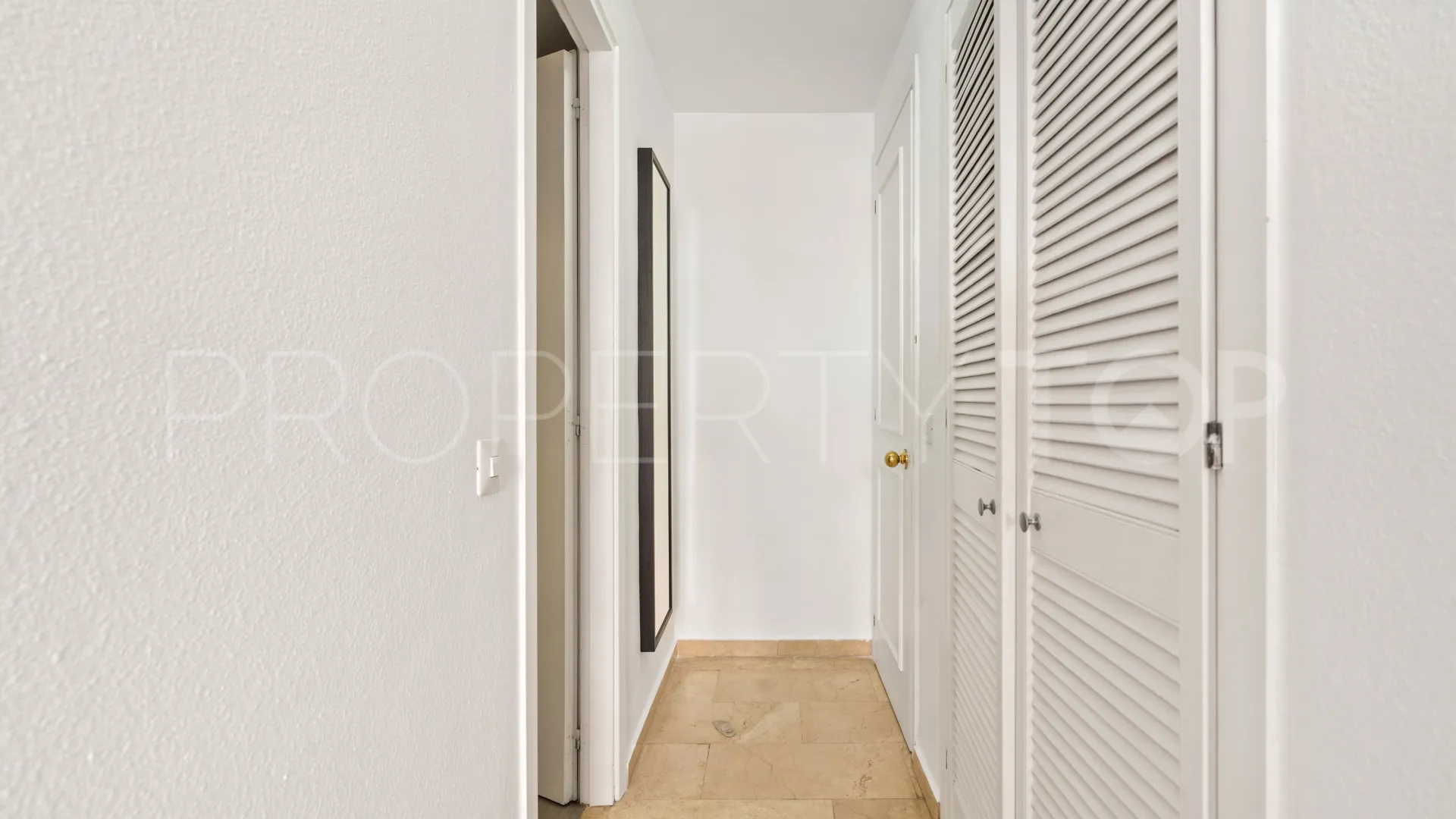 Apartamento en venta en Estepona Puerto