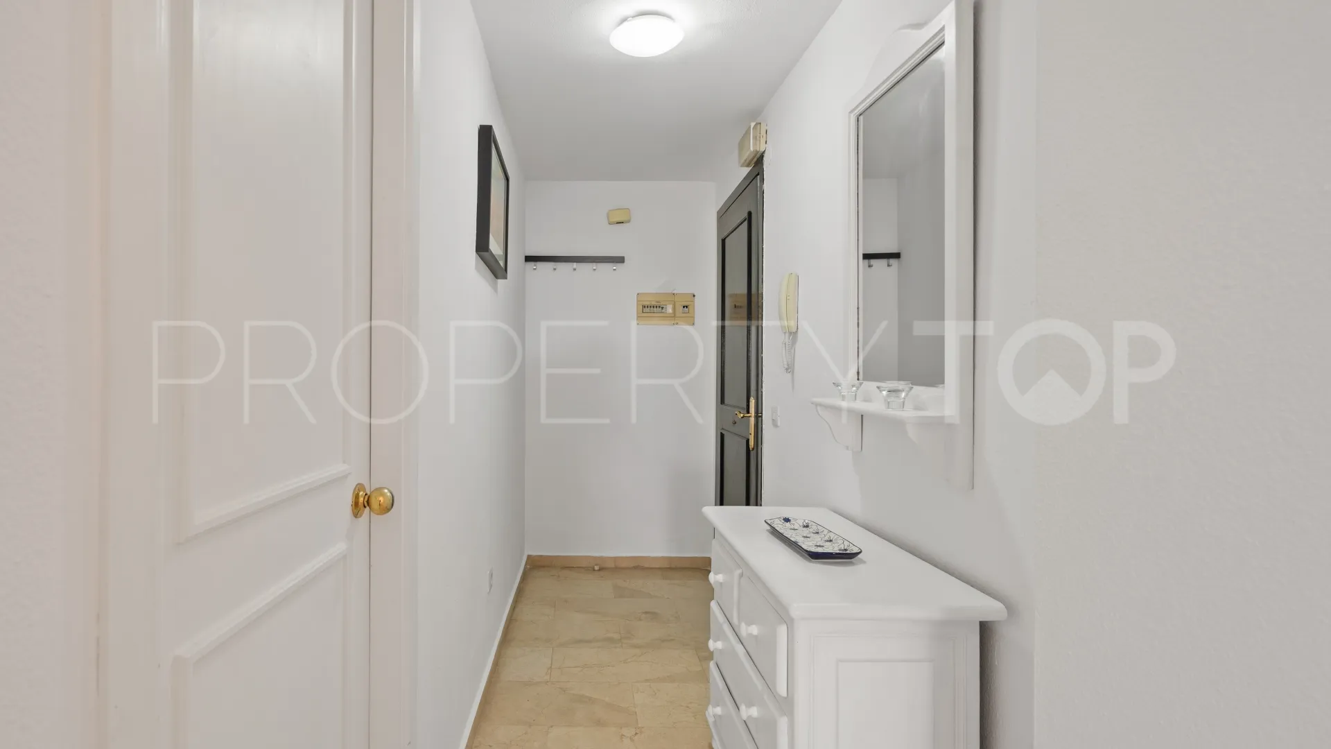 Apartamento en venta en Estepona Puerto