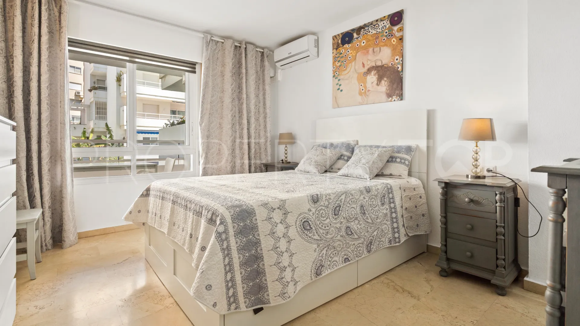 Apartamento en venta en Estepona Puerto