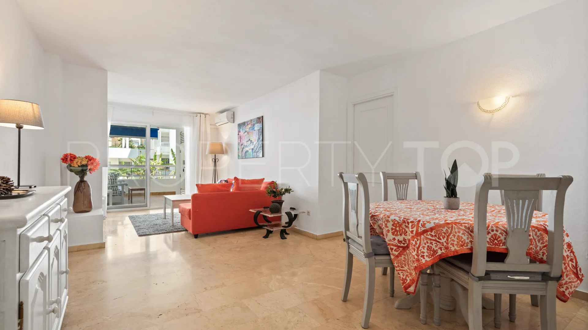 Apartamento en venta en Estepona Puerto