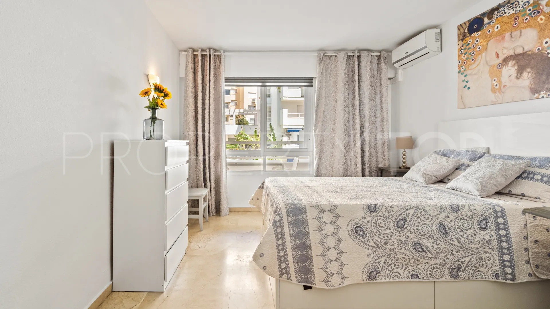 Apartamento en venta en Estepona Puerto