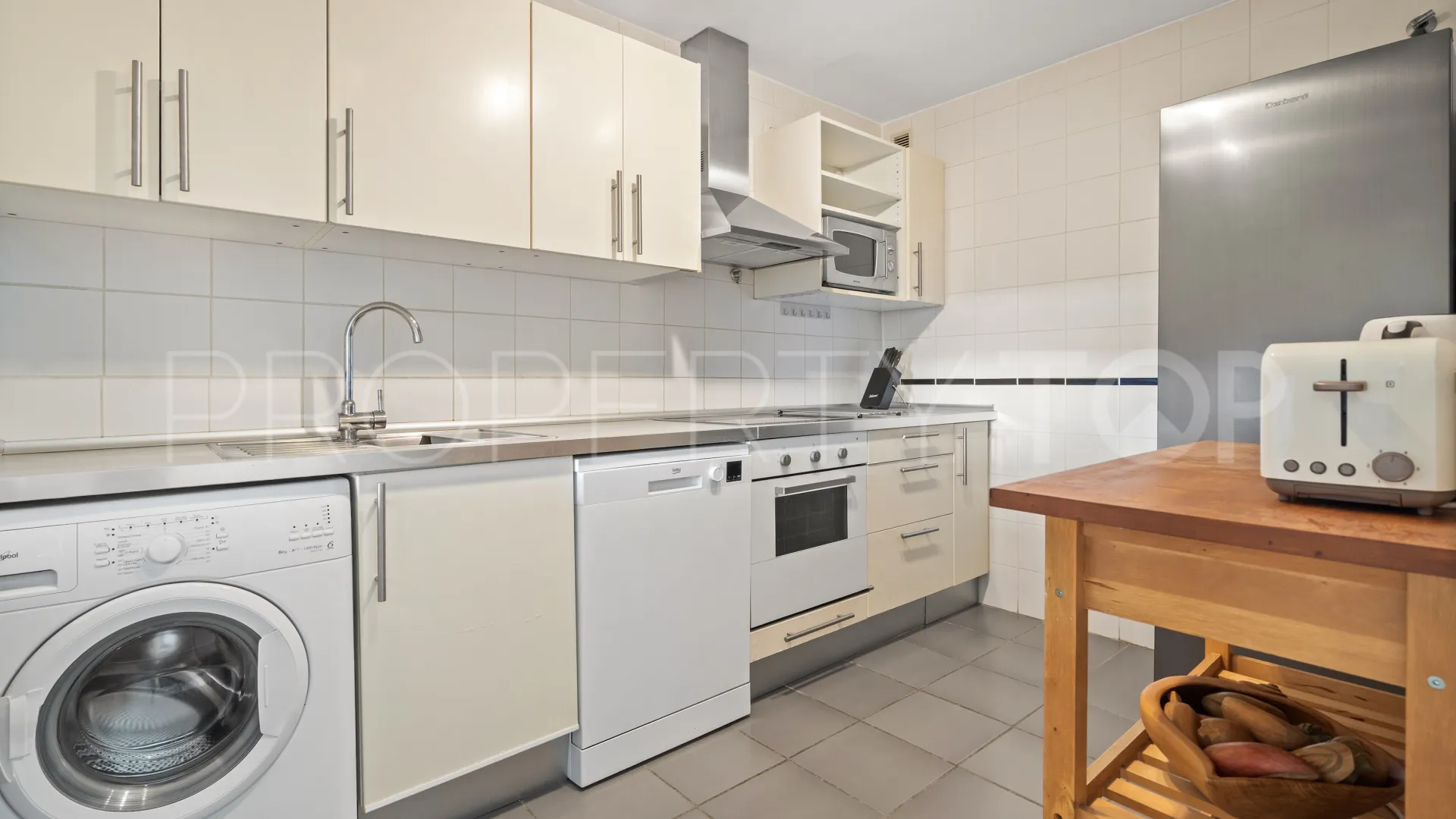 Apartamento en venta en Estepona Puerto