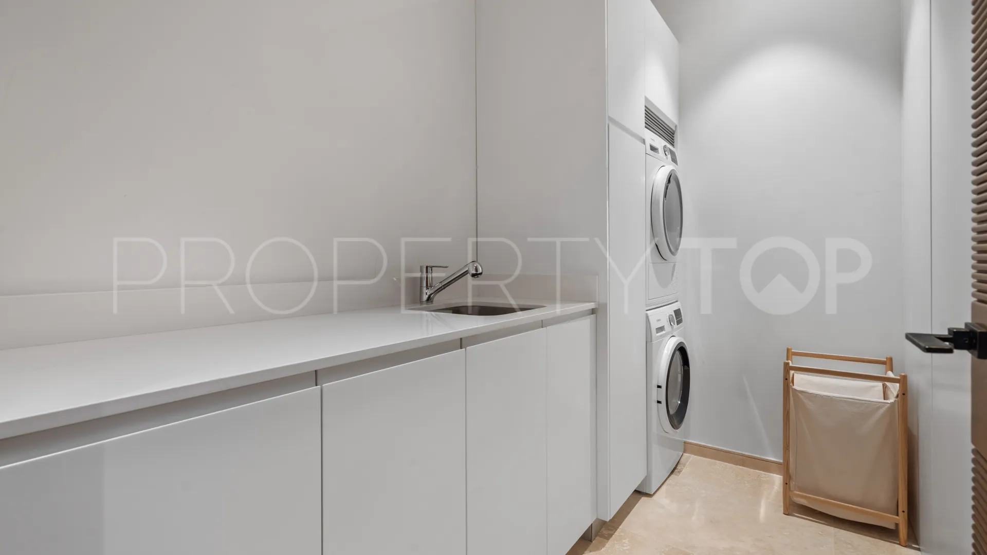 Se vende villa en Finca Cortesin
