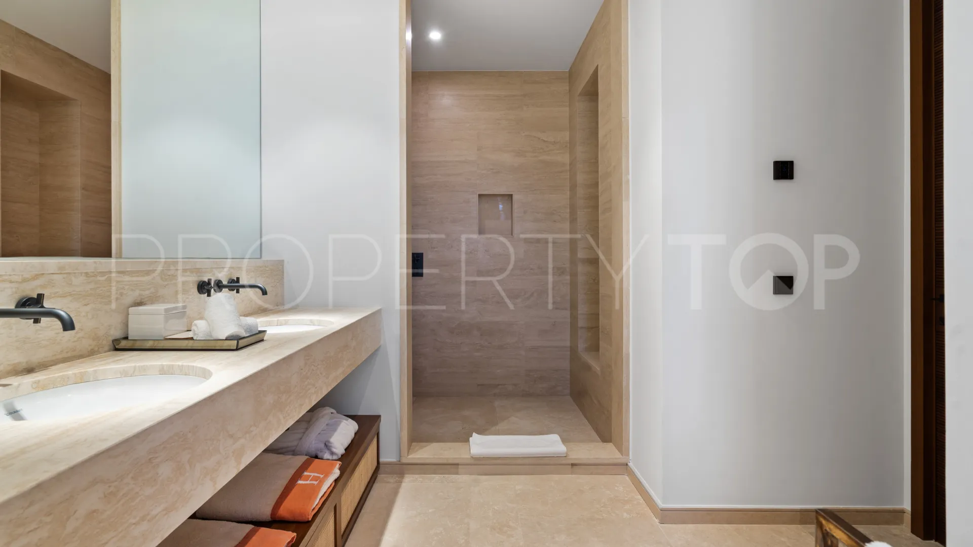 Se vende villa en Finca Cortesin