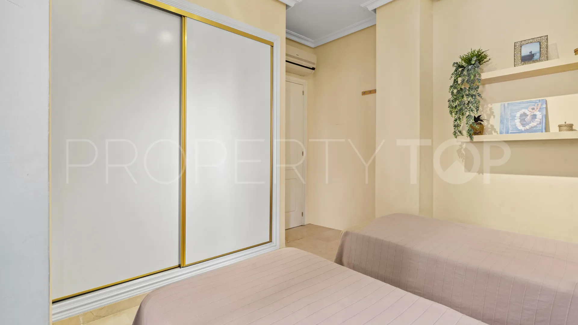 For sale Majestic 2 bedrooms apartment