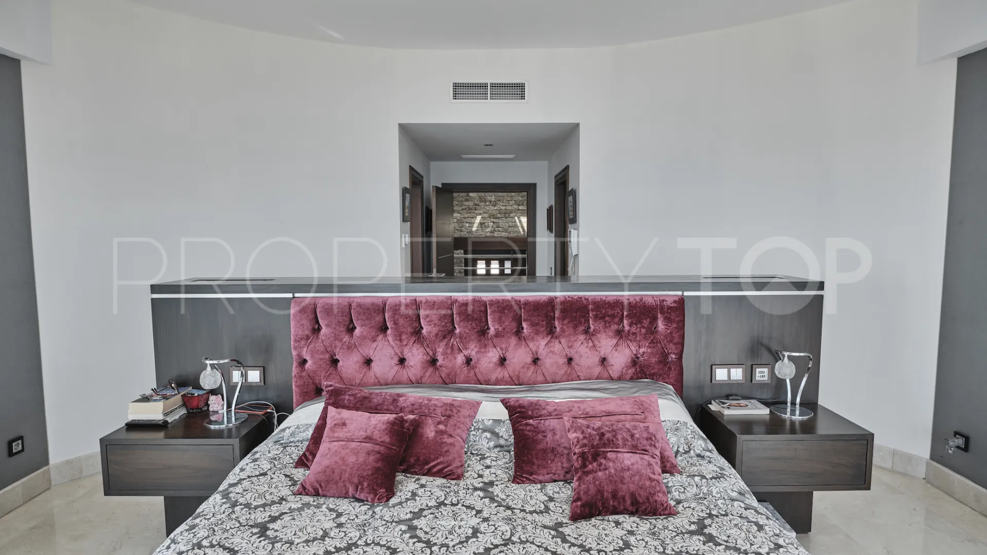 5 bedrooms villa in Manilva for sale