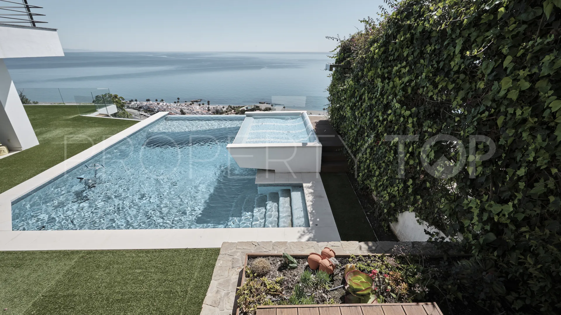5 bedrooms villa in Manilva for sale
