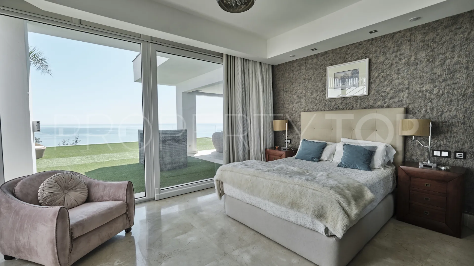 5 bedrooms villa in Manilva for sale