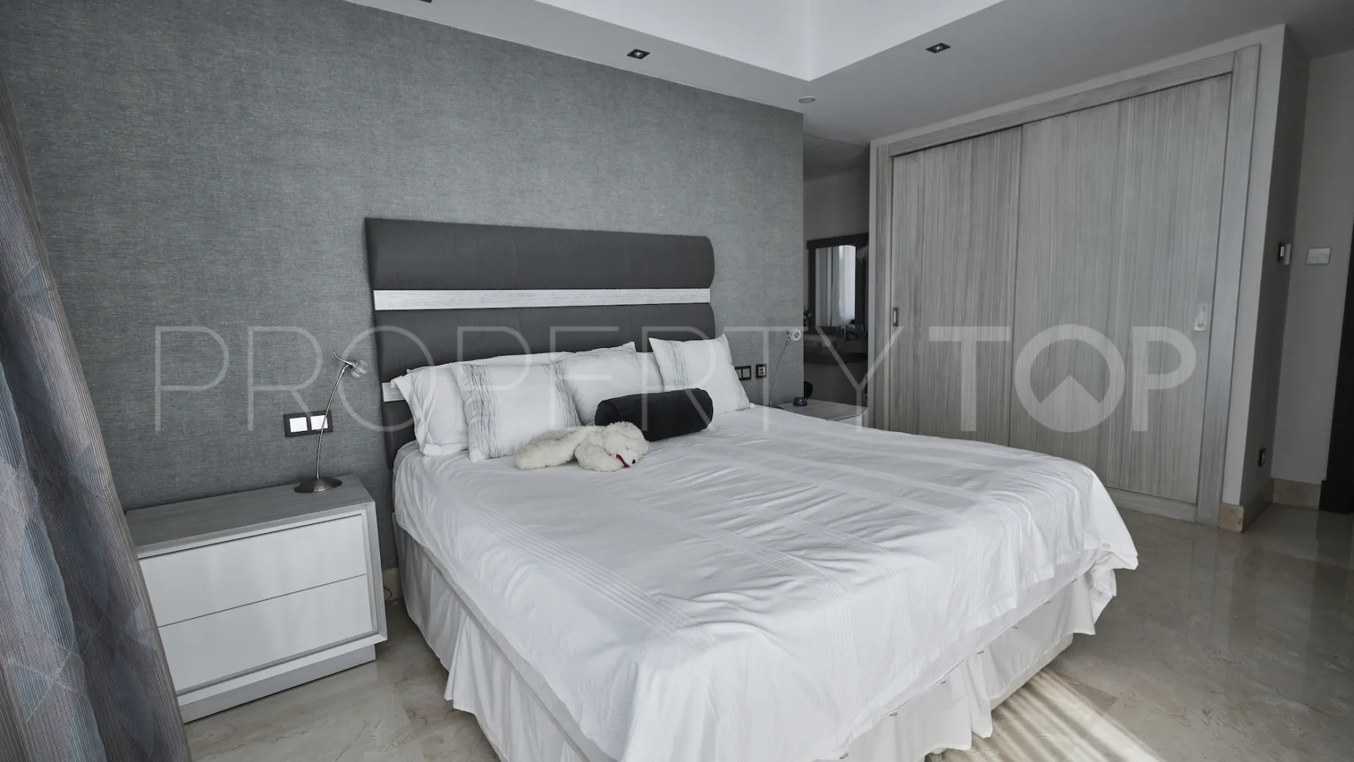5 bedrooms villa in Manilva for sale