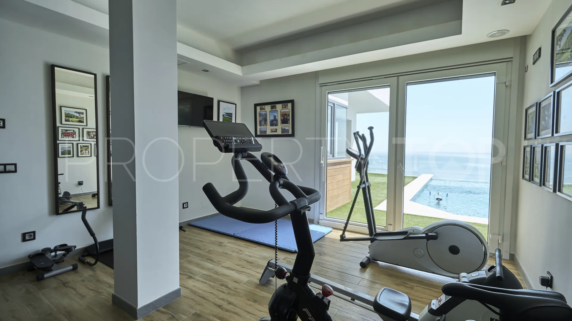 5 bedrooms villa in Manilva for sale