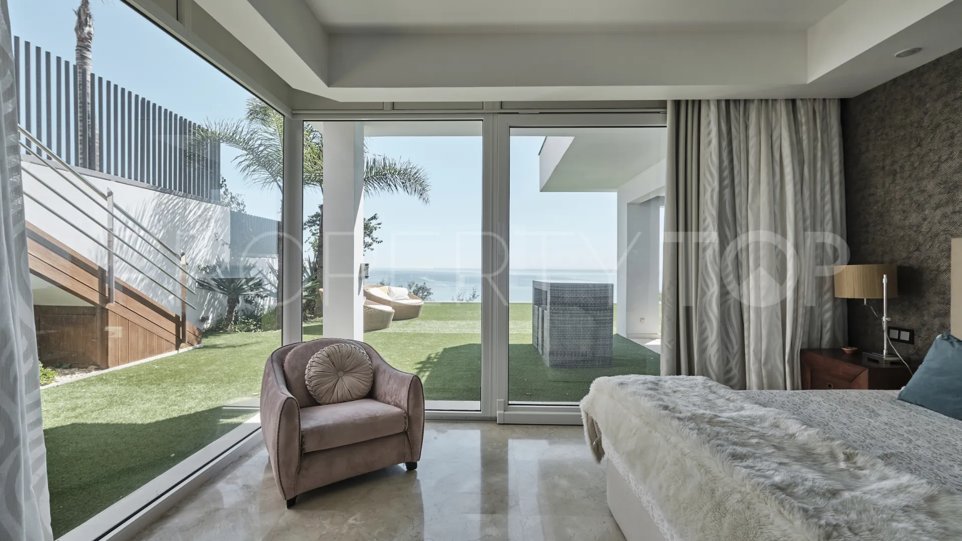 5 bedrooms villa in Manilva for sale