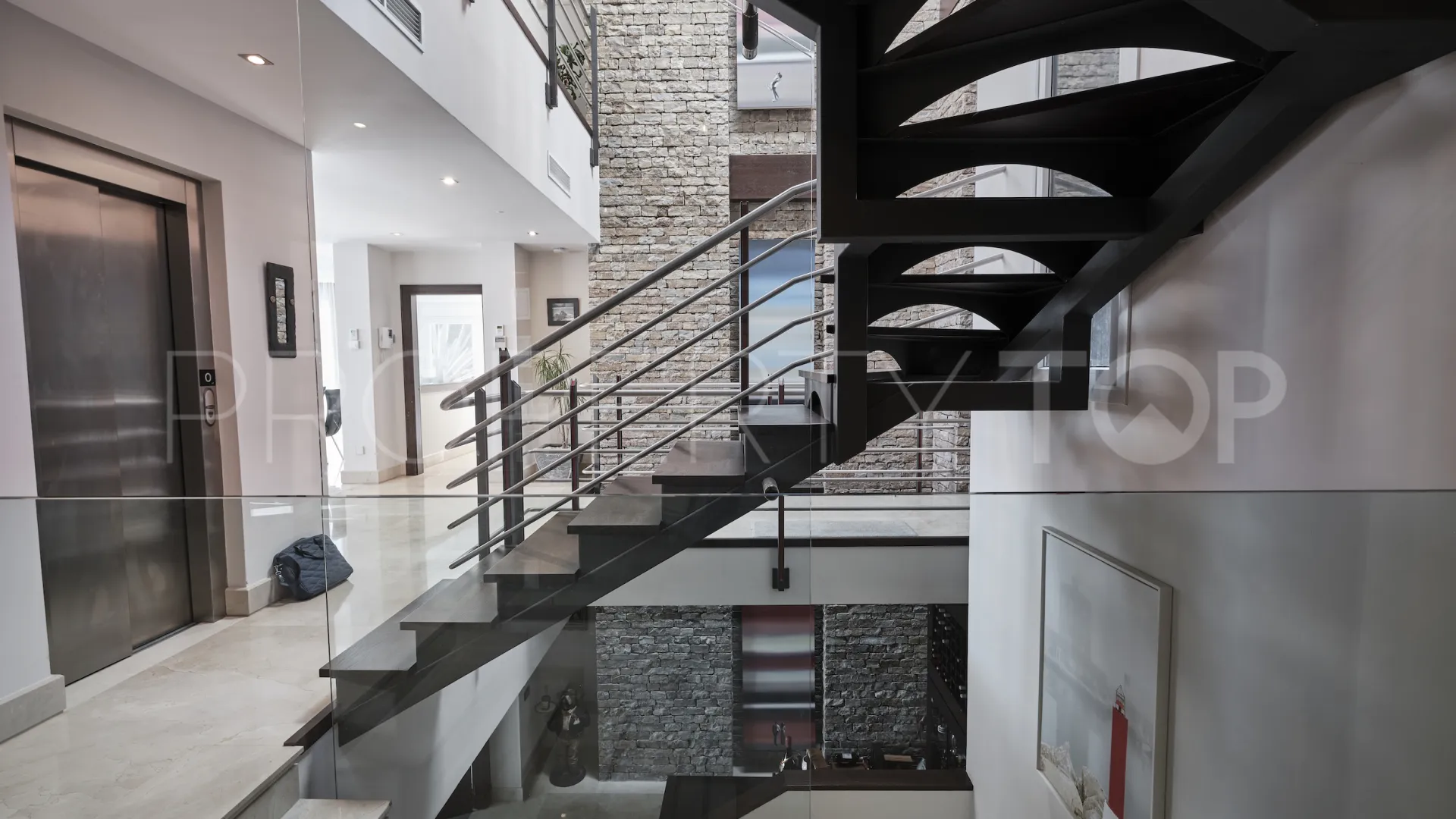 5 bedrooms villa in Manilva for sale