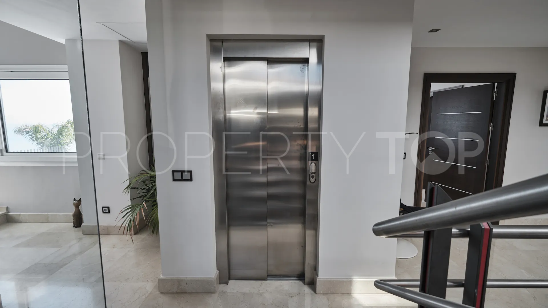 5 bedrooms villa in Manilva for sale