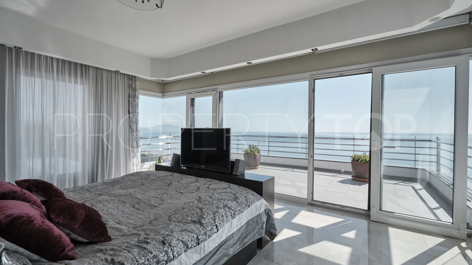 5 bedrooms villa in Manilva for sale
