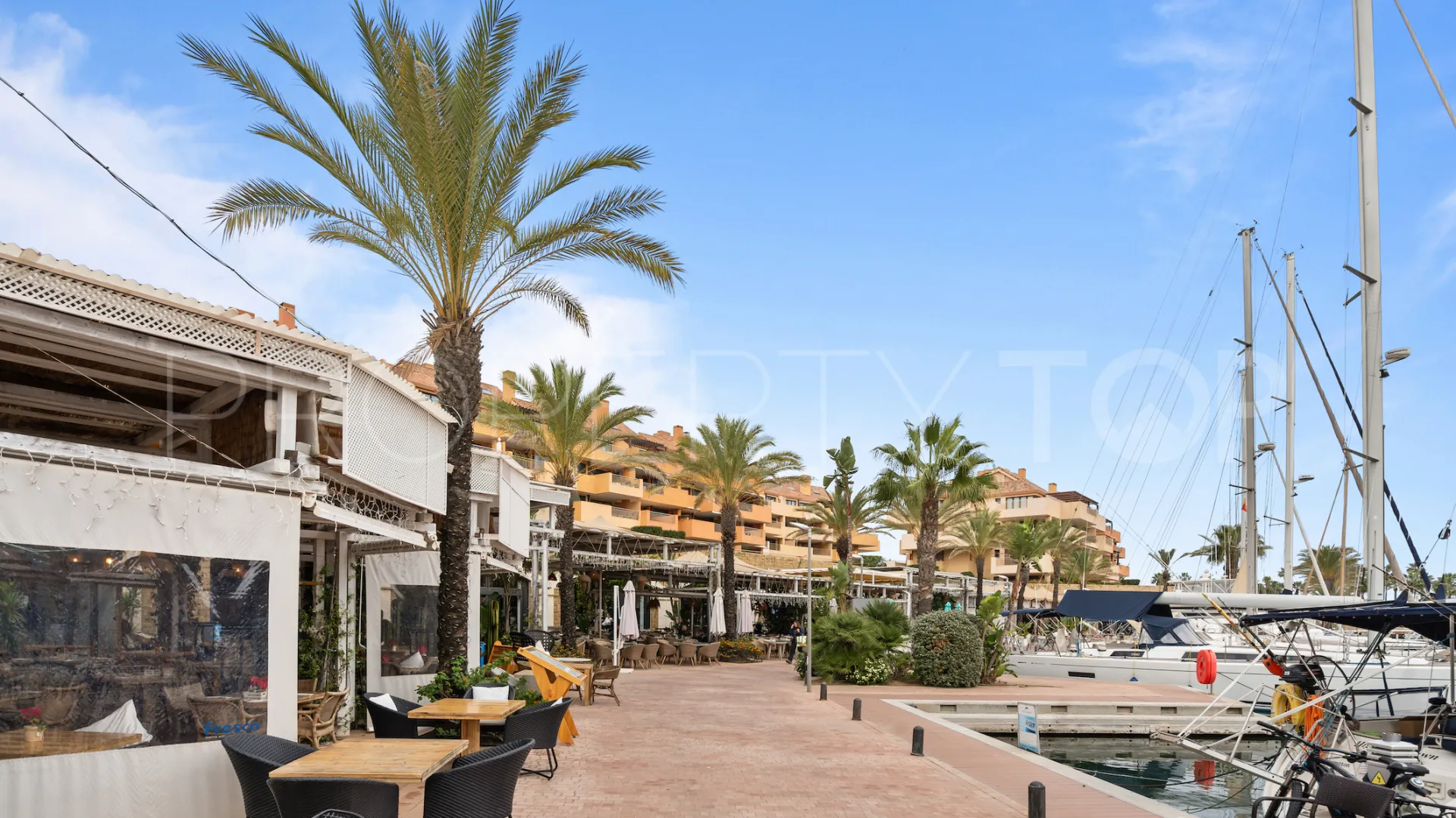 For sale ground floor apartment in Ribera del Marlin with 3 bedrooms