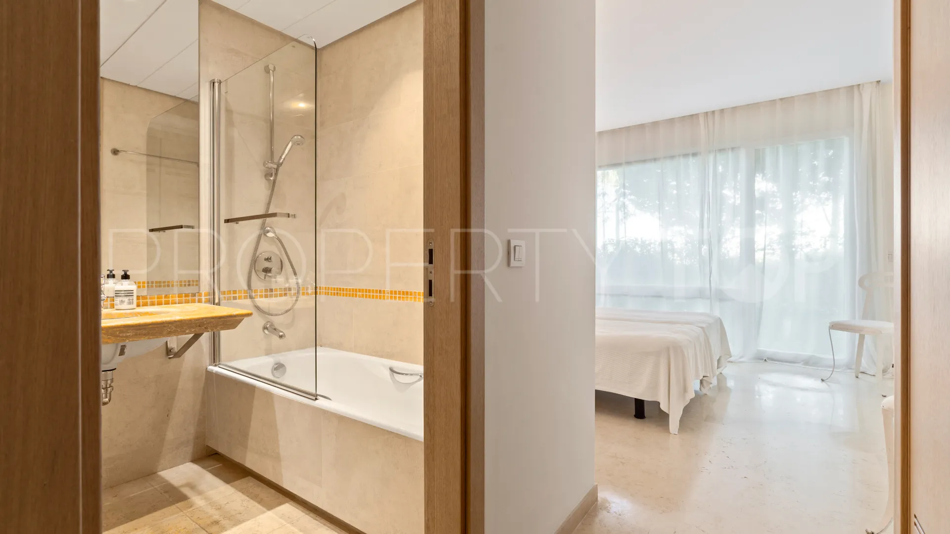 For sale ground floor apartment in Ribera del Marlin with 3 bedrooms