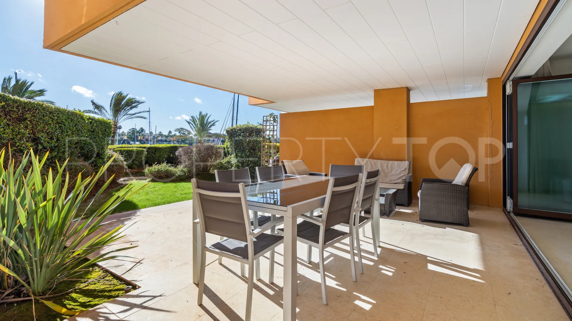 For sale ground floor apartment in Ribera del Marlin with 3 bedrooms