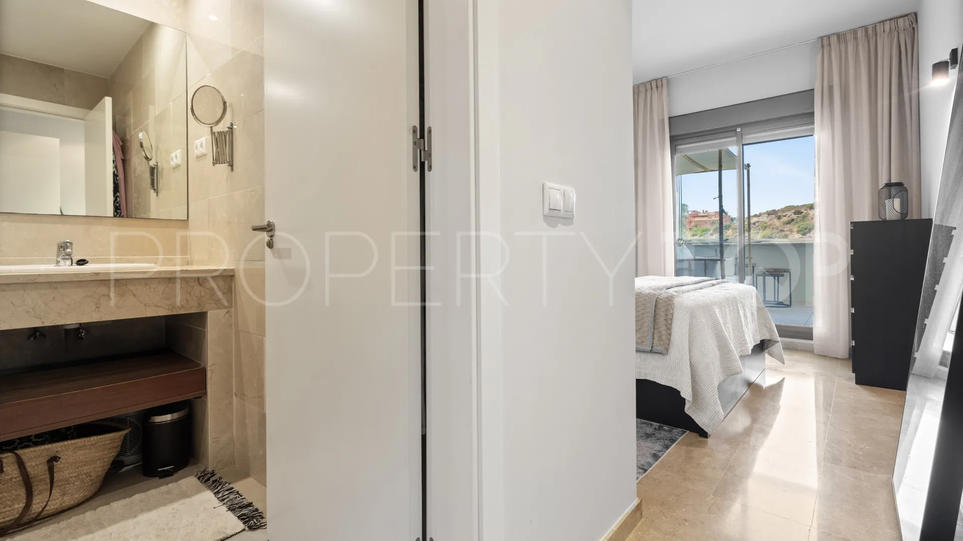 For sale ground floor apartment in Bahia de las Rocas