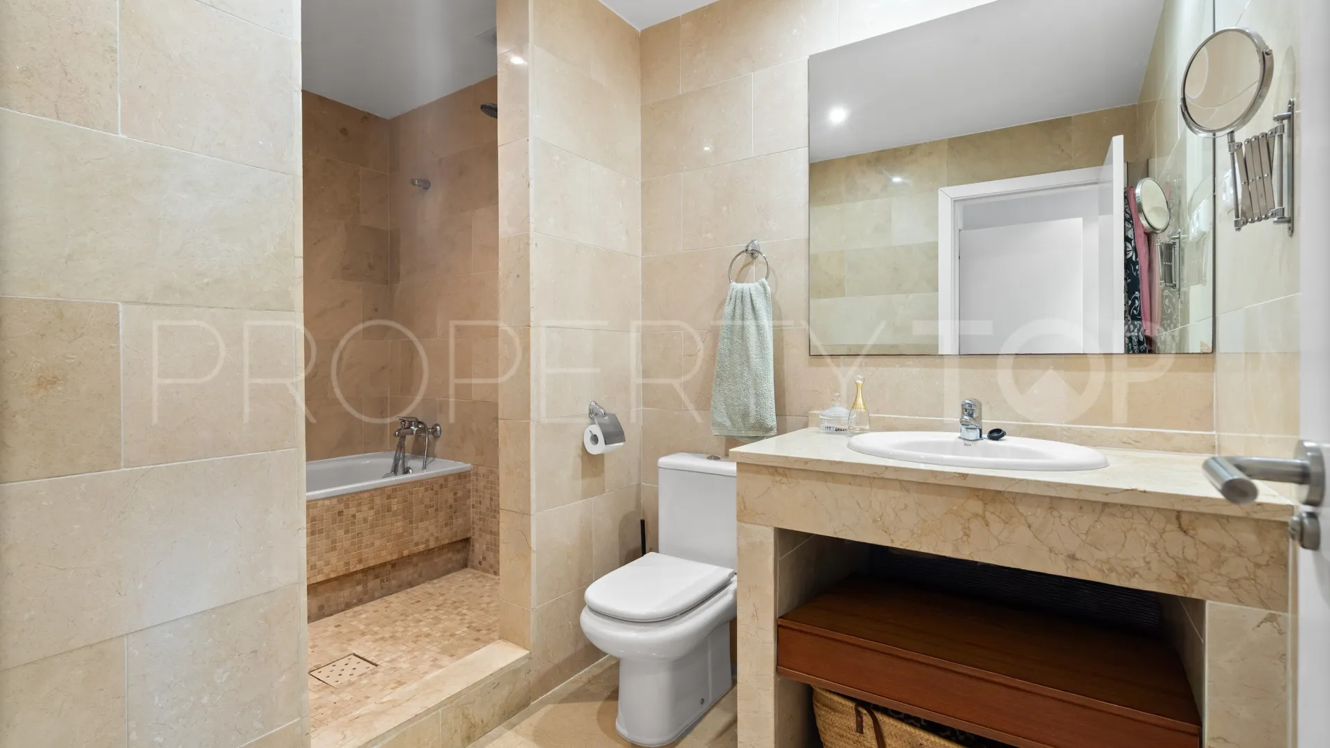 For sale ground floor apartment in Bahia de las Rocas