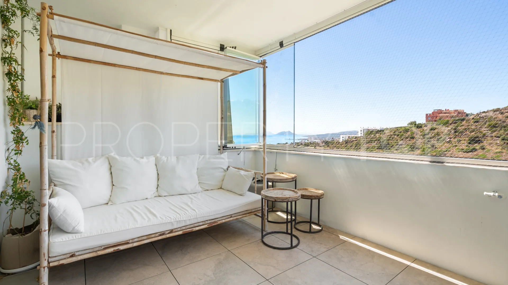 For sale ground floor apartment in Bahia de las Rocas