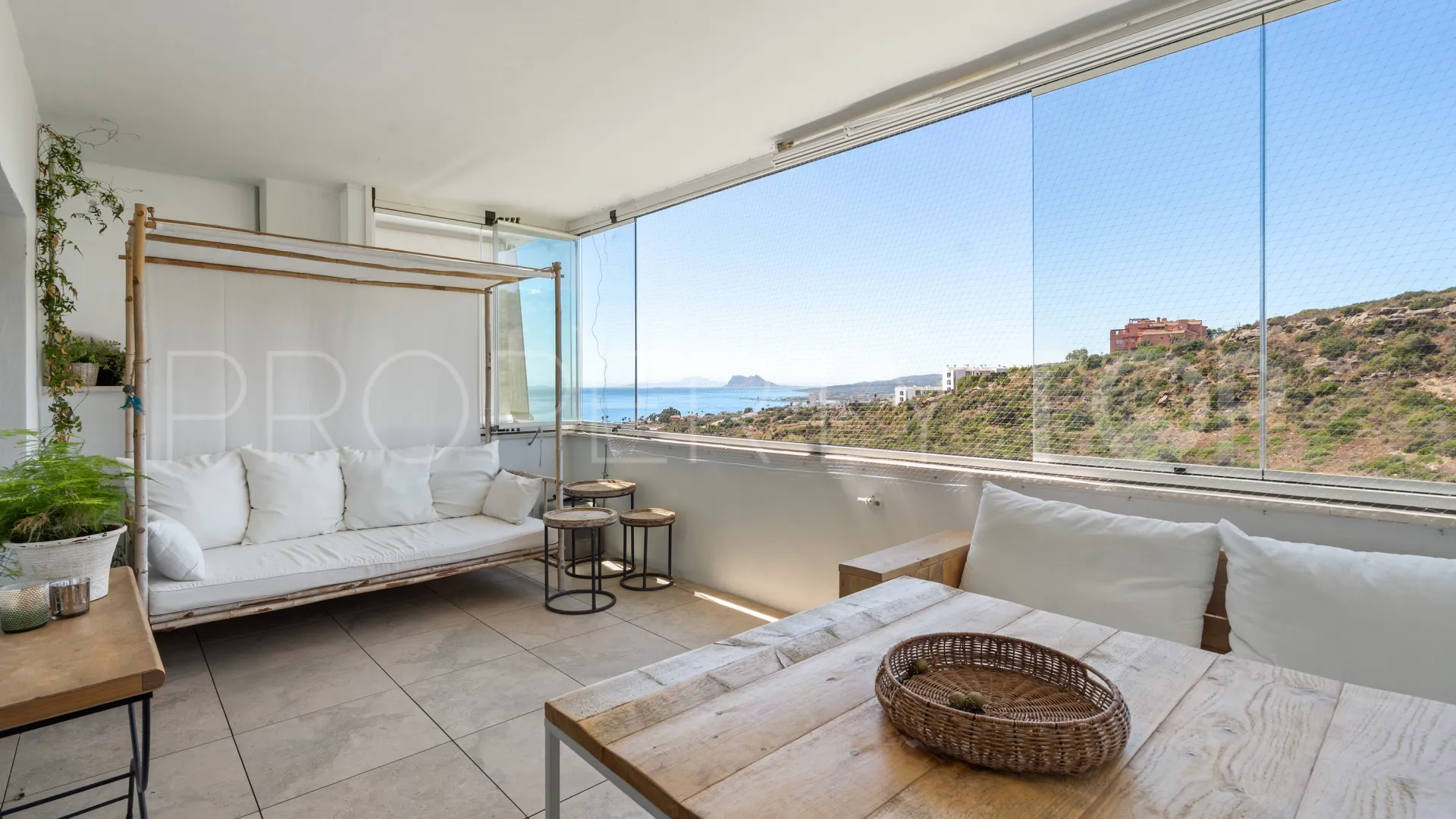 For sale ground floor apartment in Bahia de las Rocas