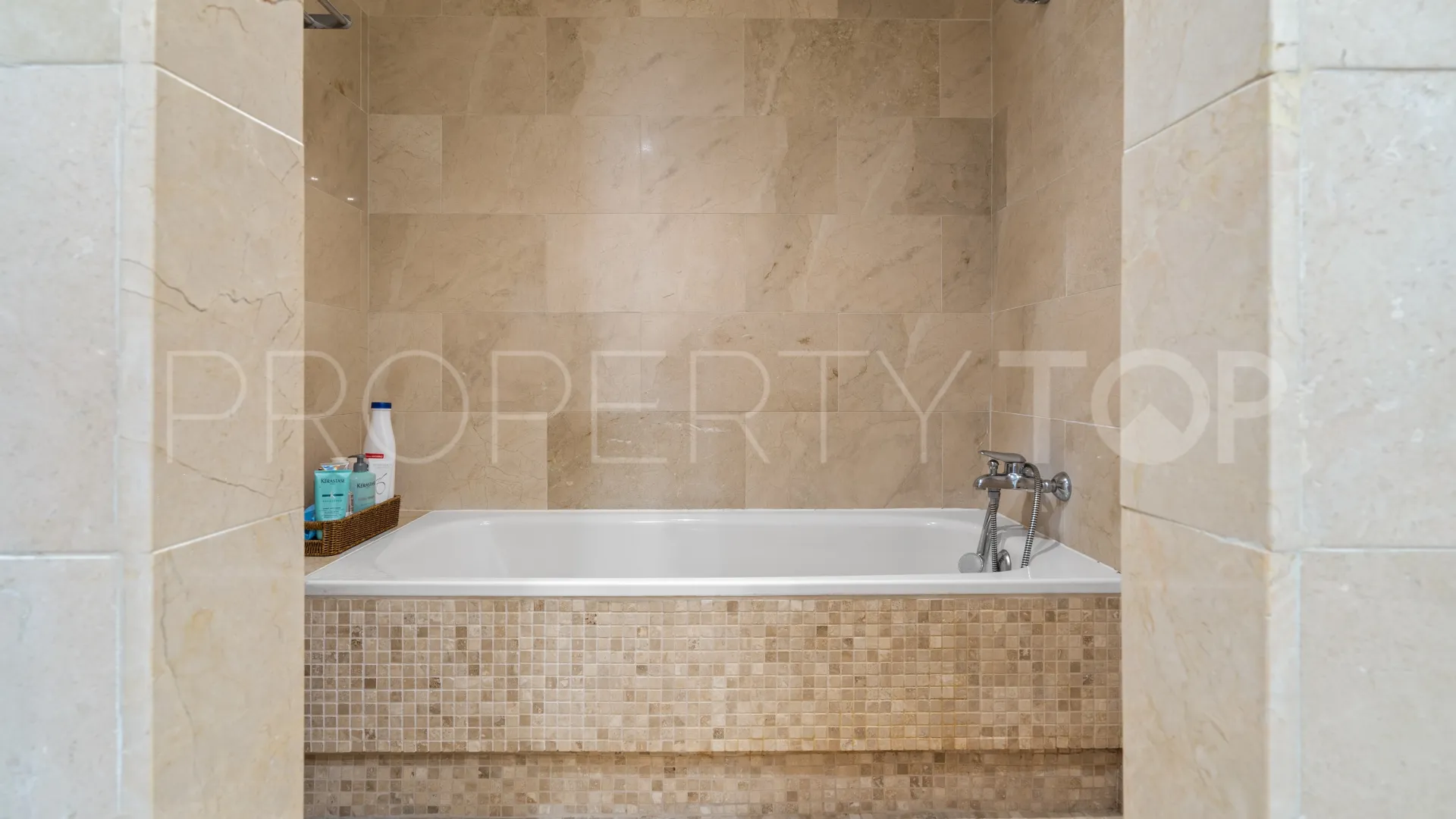 For sale ground floor apartment in Bahia de las Rocas