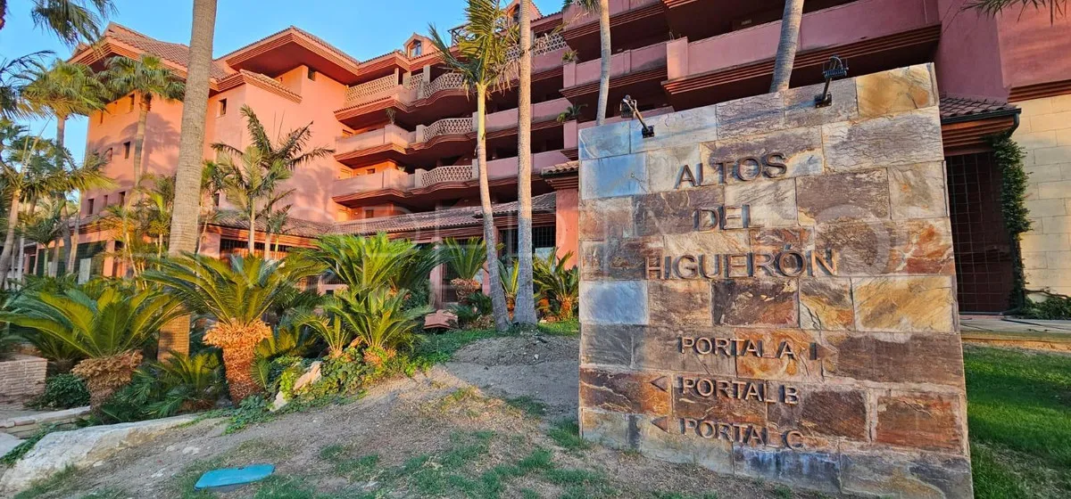 Buy 2 bedrooms apartment in Reserva del Higuerón