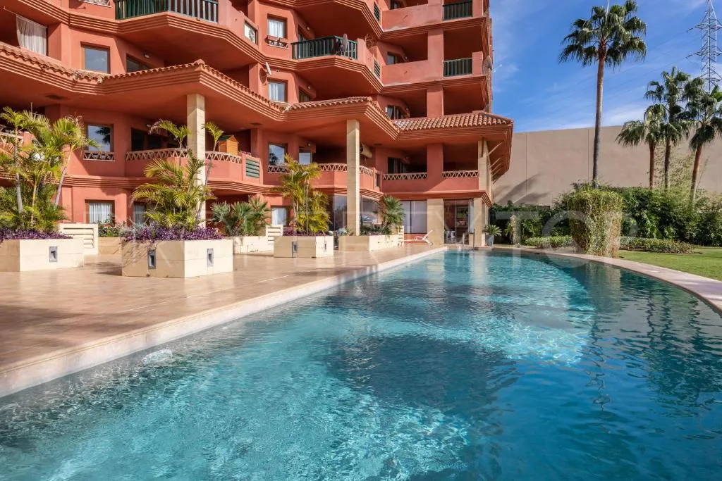 Buy 2 bedrooms apartment in Reserva del Higuerón