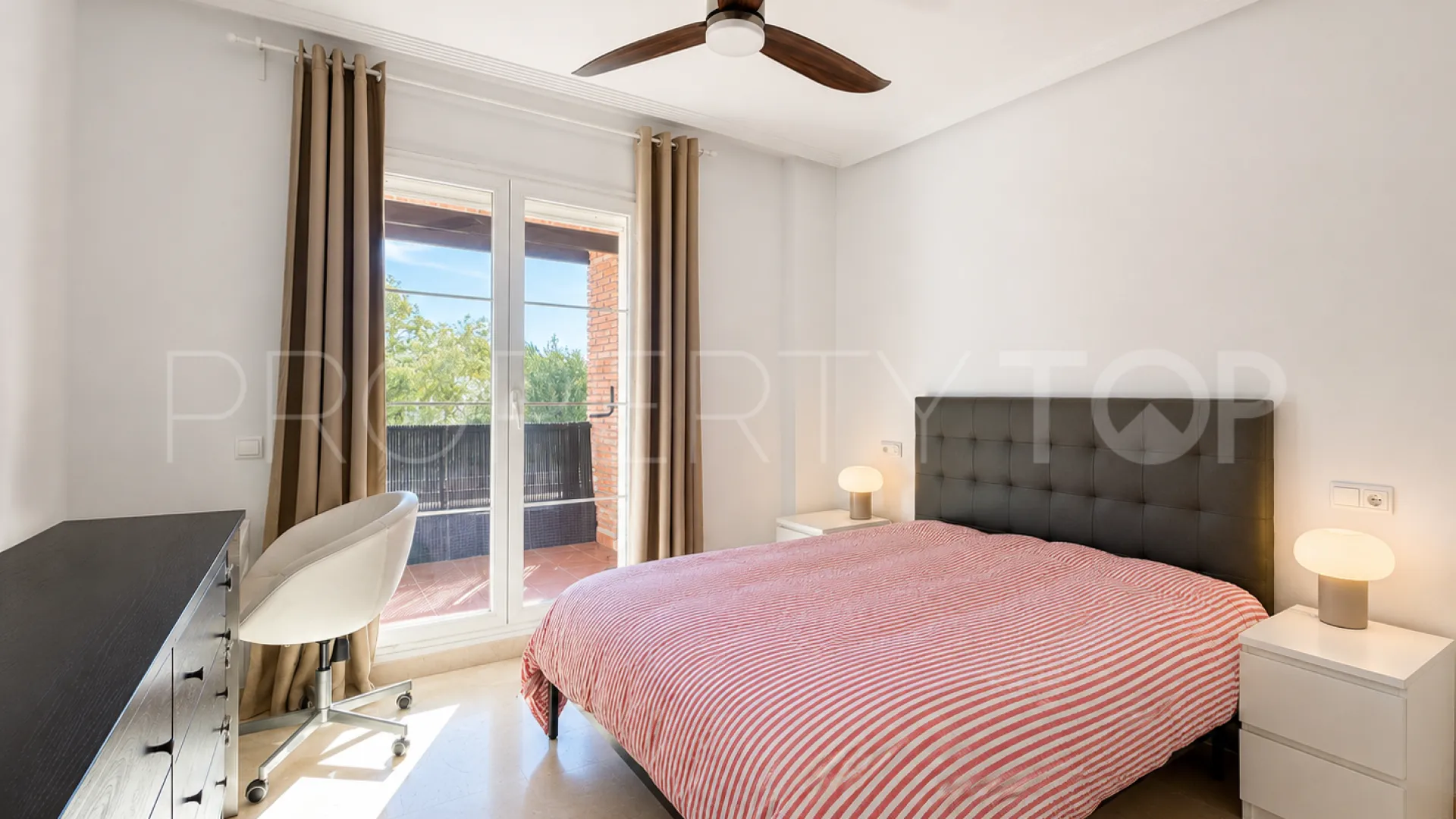 Se vende apartamento en Los Arqueros