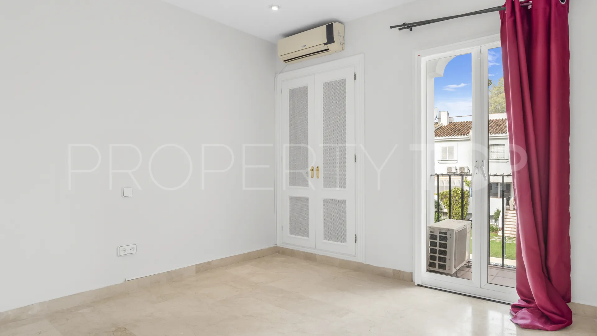 Adosado en venta con 4 dormitorios en Marbella - Puerto Banus