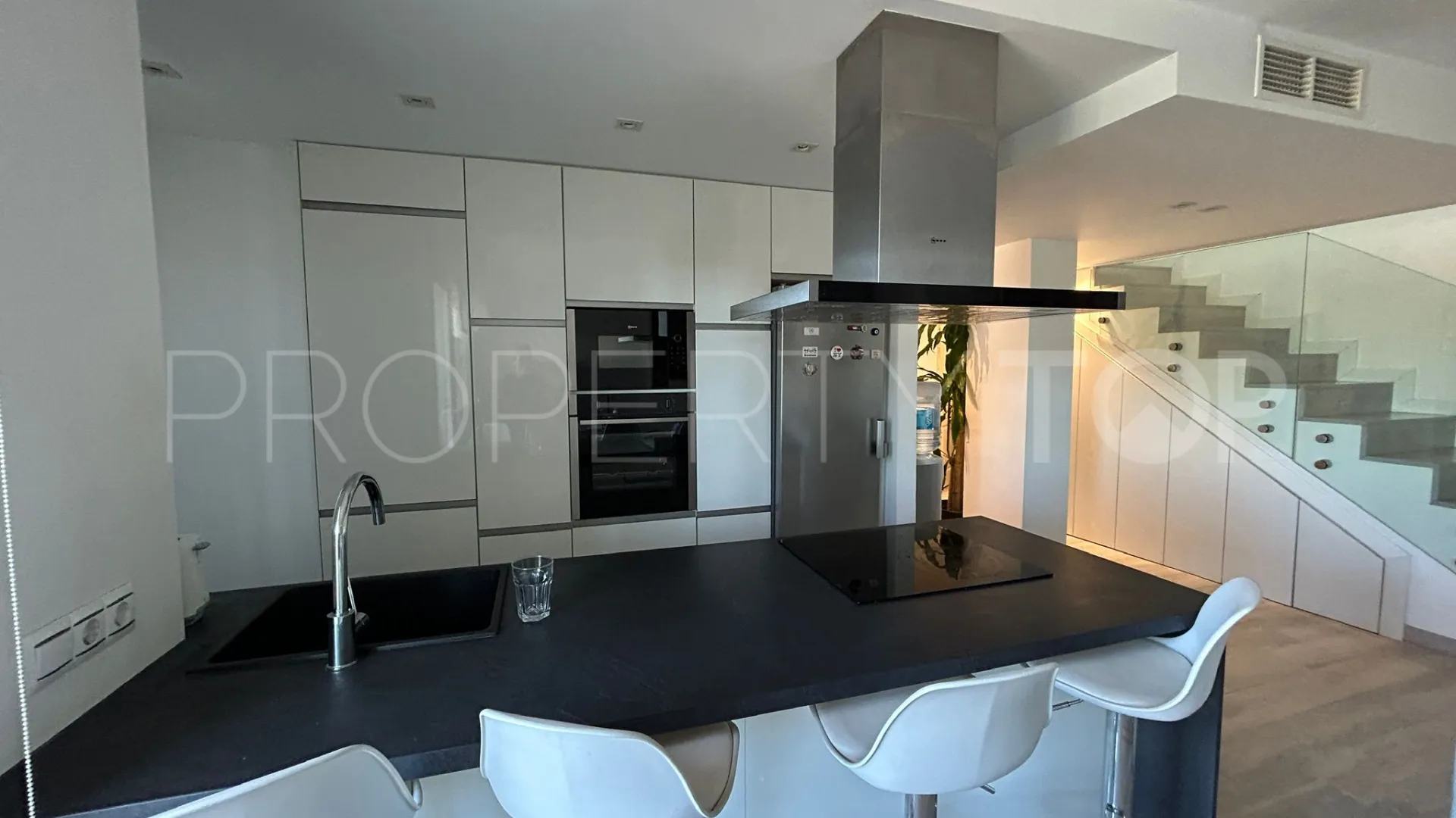 Comprar atico duplex en Los Pinos de Nagüeles con 3 dormitorios
