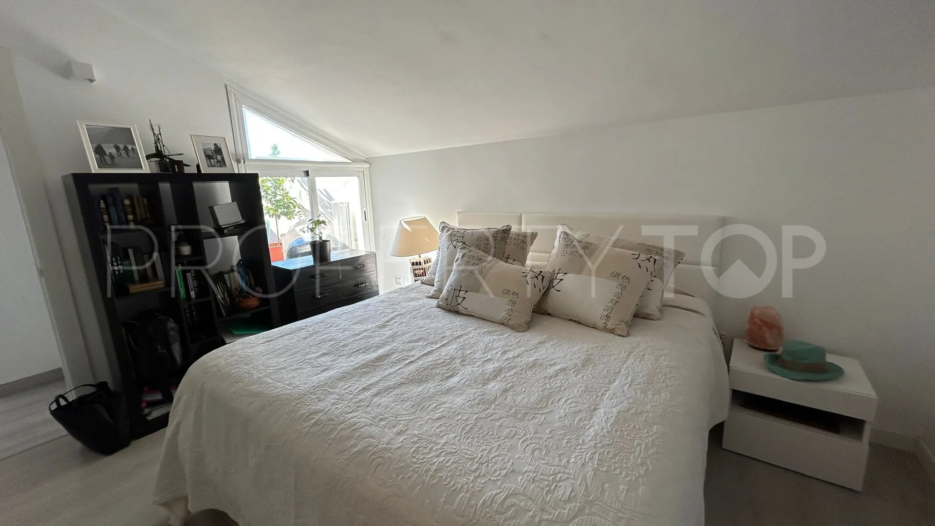 Comprar atico duplex en Los Pinos de Nagüeles con 3 dormitorios