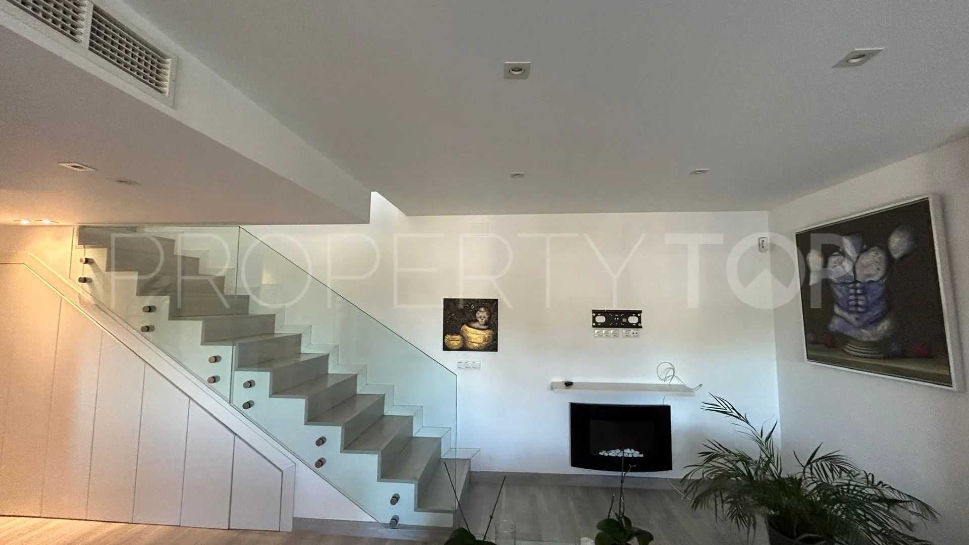 Comprar atico duplex en Los Pinos de Nagüeles con 3 dormitorios