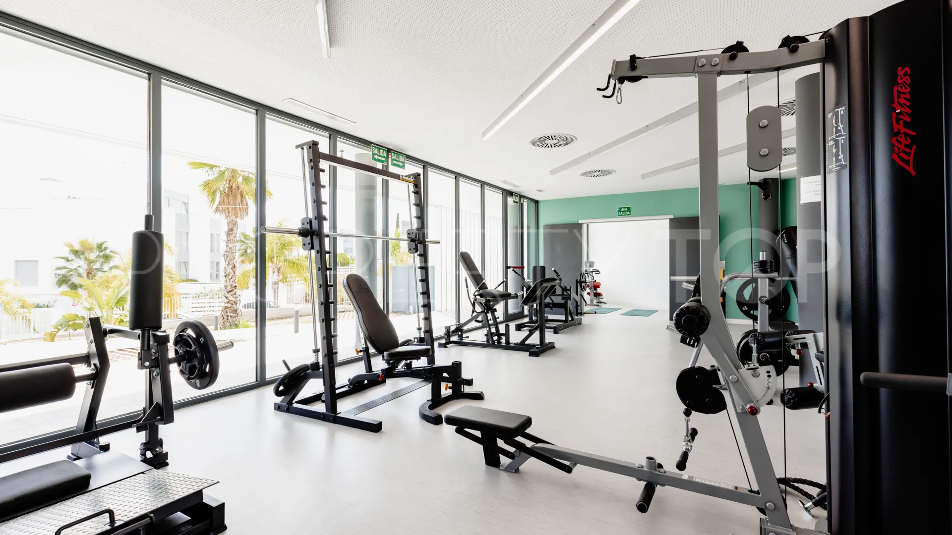 Buy duplex penthouse with 3 bedrooms in Estepona East
