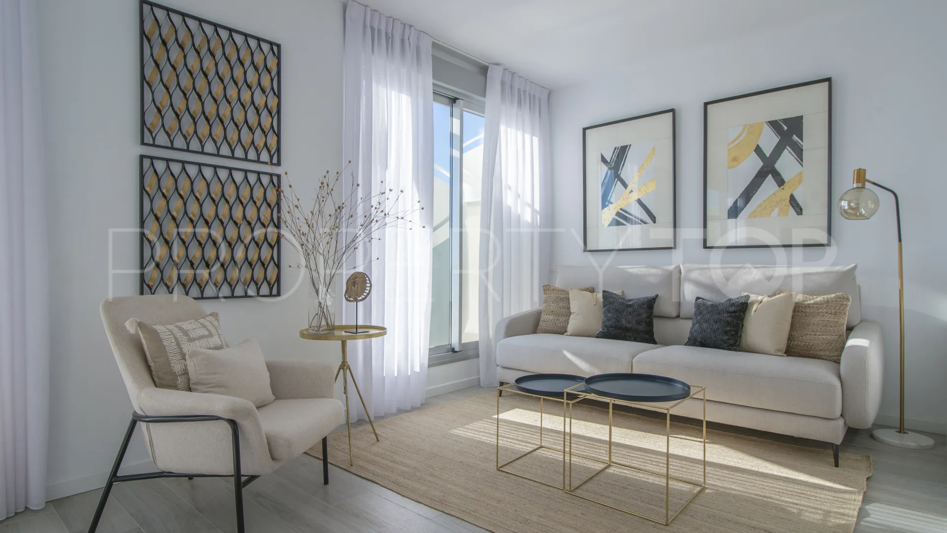 Buy duplex penthouse with 3 bedrooms in Estepona East