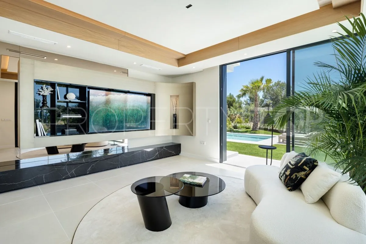 Marbella 5 bedrooms villa for sale