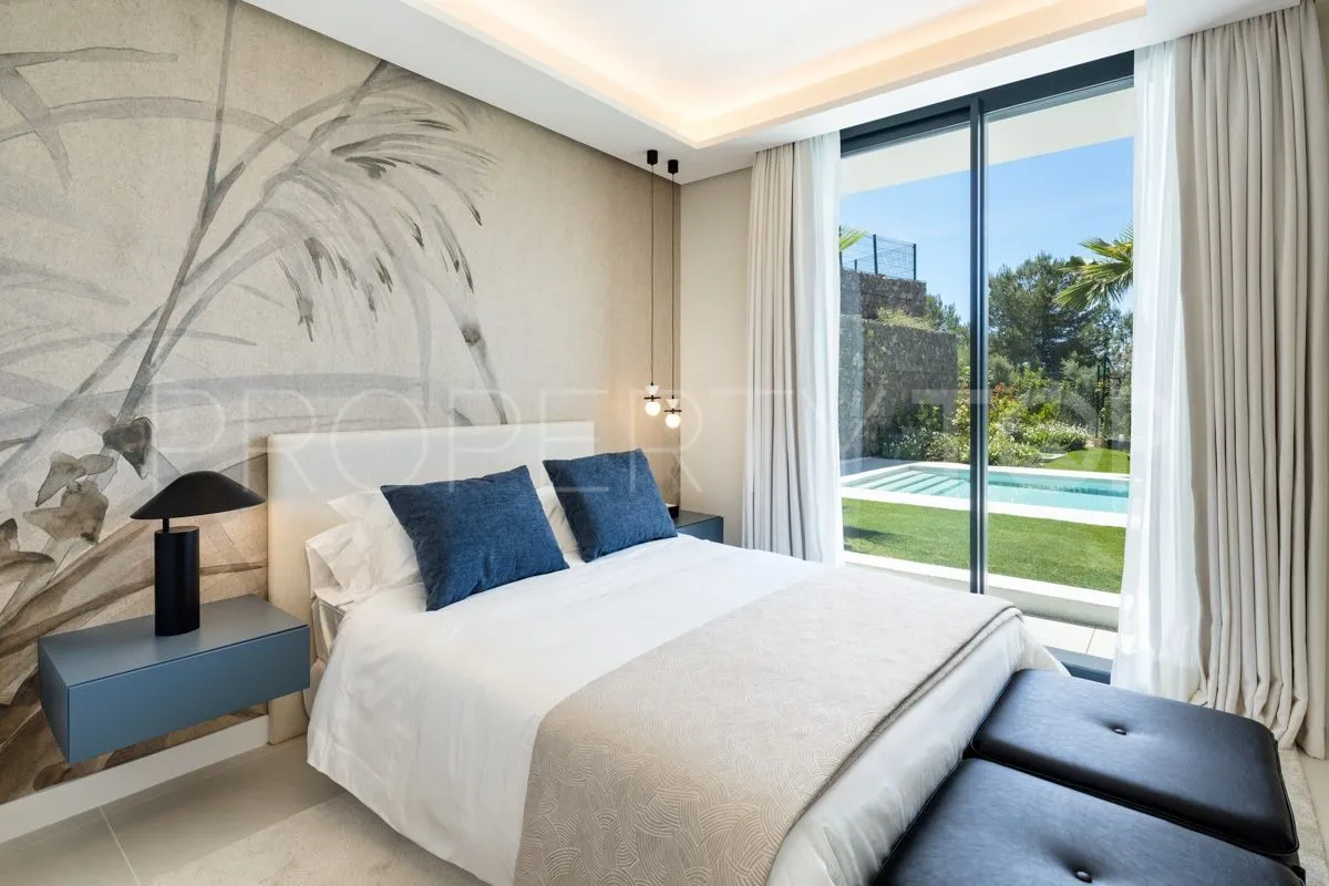 Marbella 5 bedrooms villa for sale