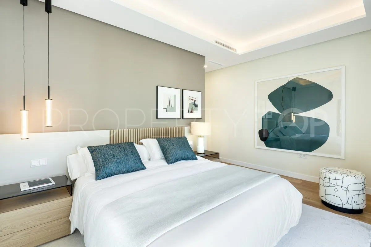 Marbella 5 bedrooms villa for sale