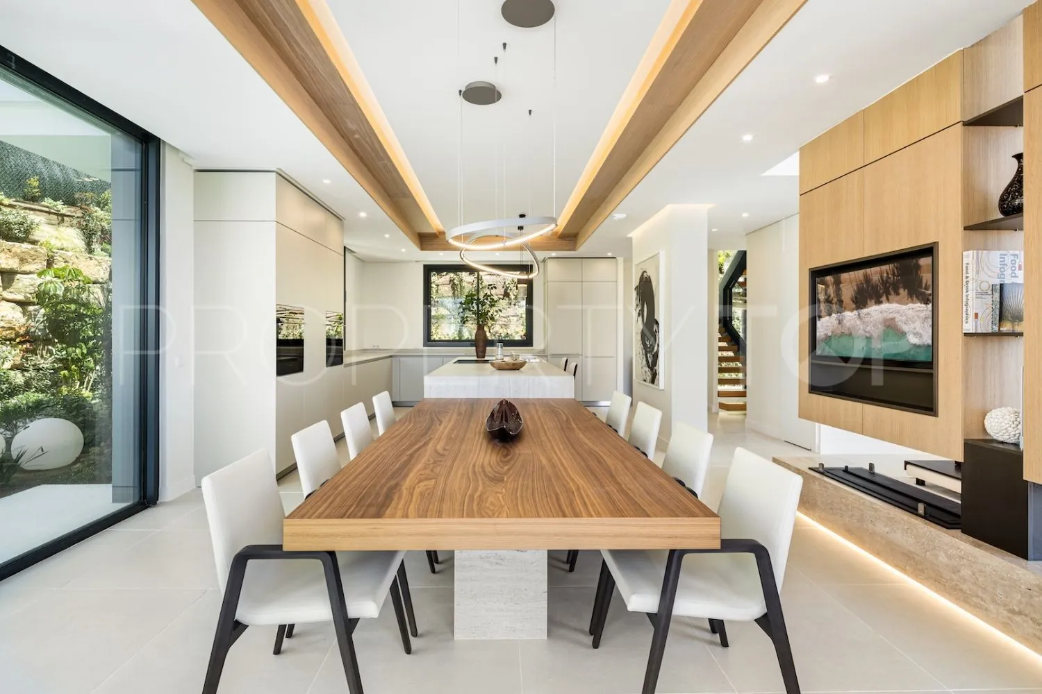 Marbella 5 bedrooms villa for sale