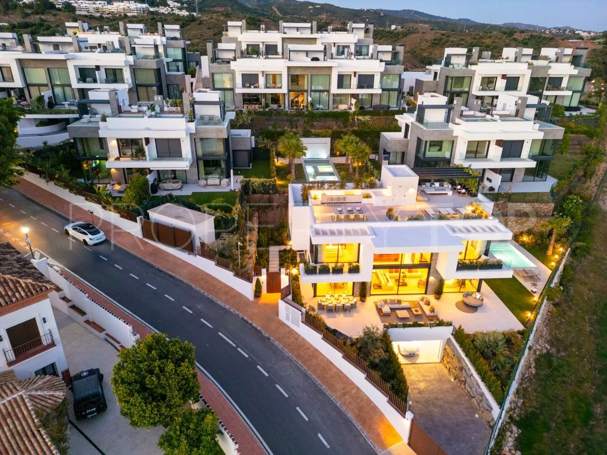 Marbella 5 bedrooms villa for sale