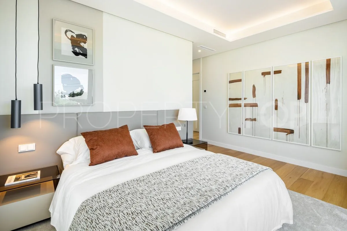 Marbella 5 bedrooms villa for sale
