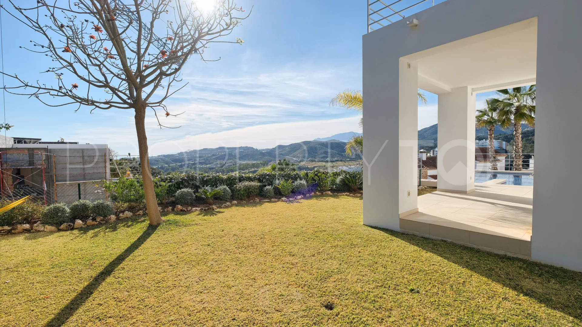 For sale villa with 4 bedrooms in Benahavis