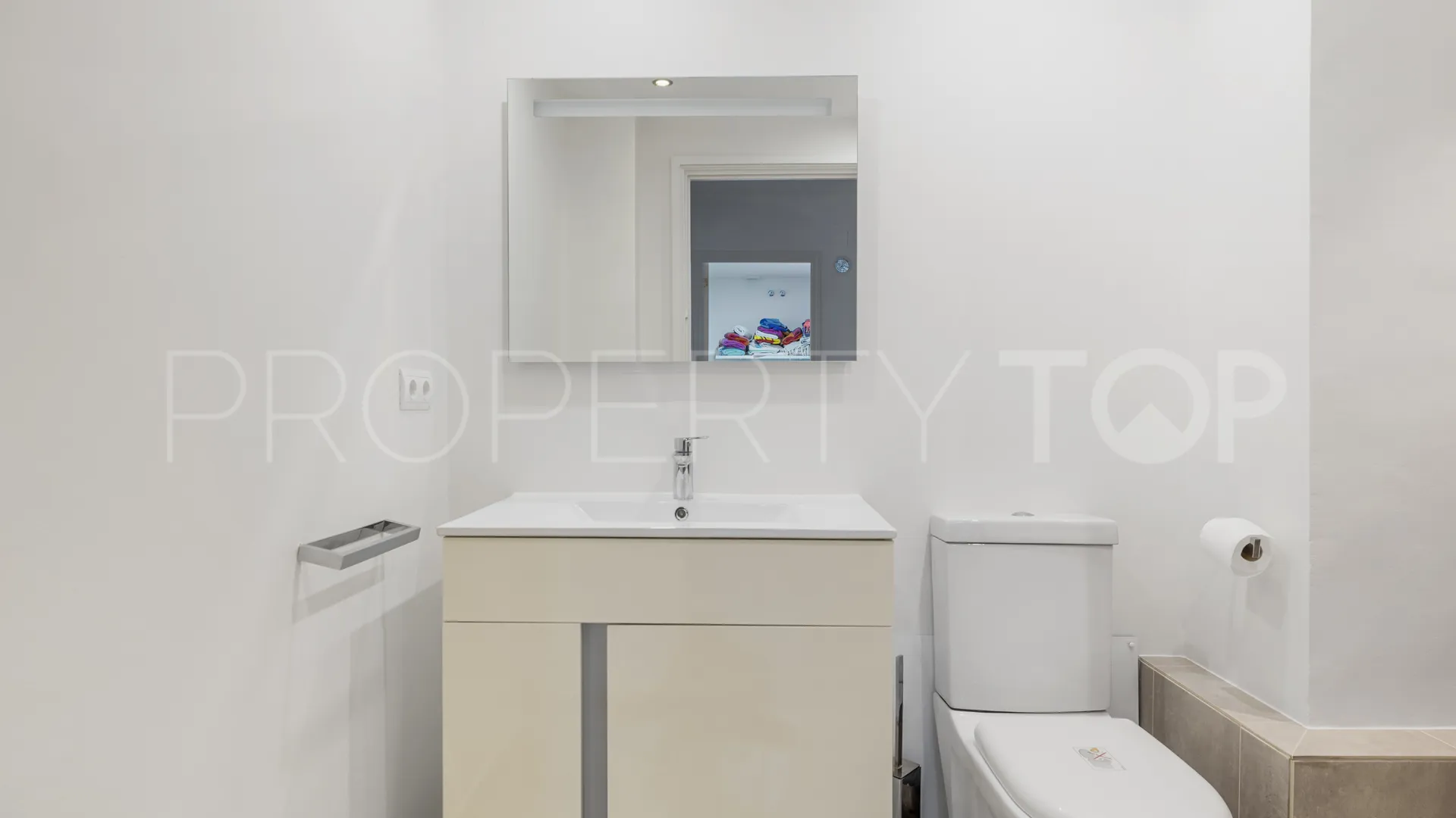 Semi detached house with 5 bedrooms for sale in Benahavis