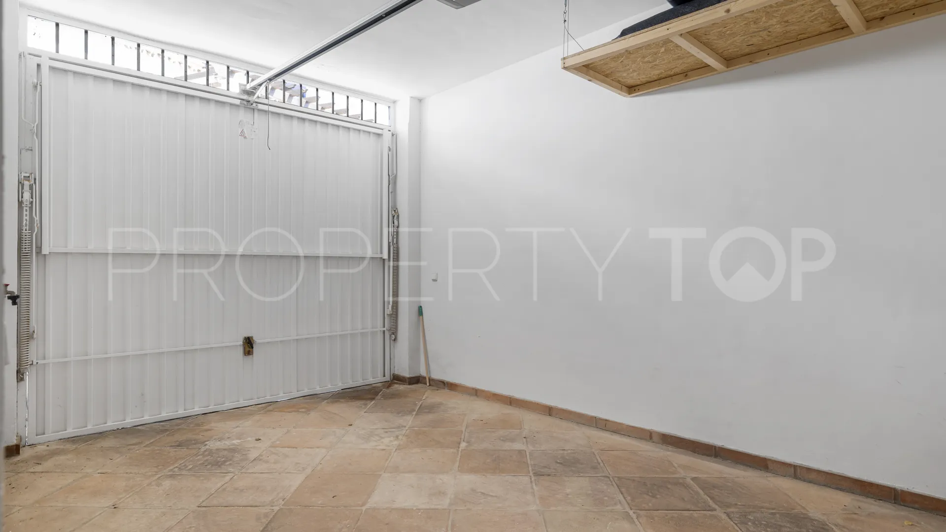 Semi detached house with 5 bedrooms for sale in Benahavis