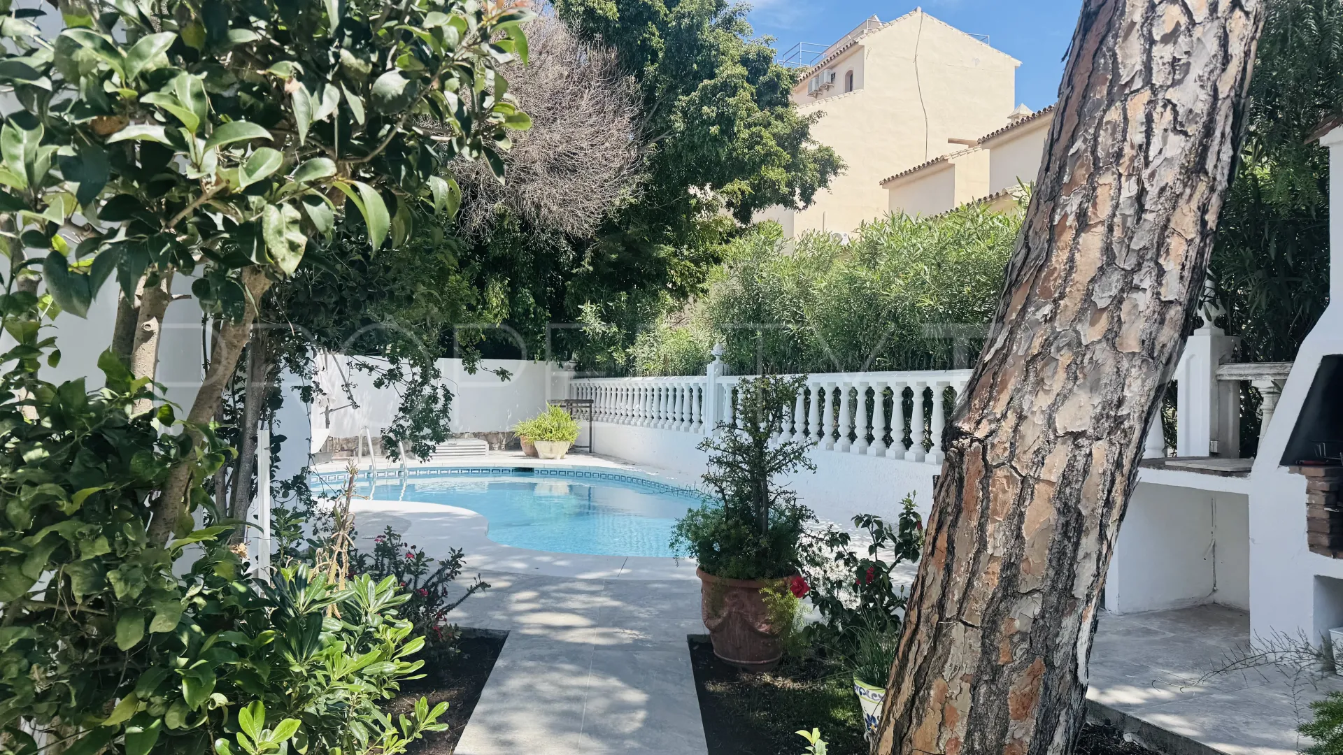 Chalet en venta en Elviria de 4 dormitorios