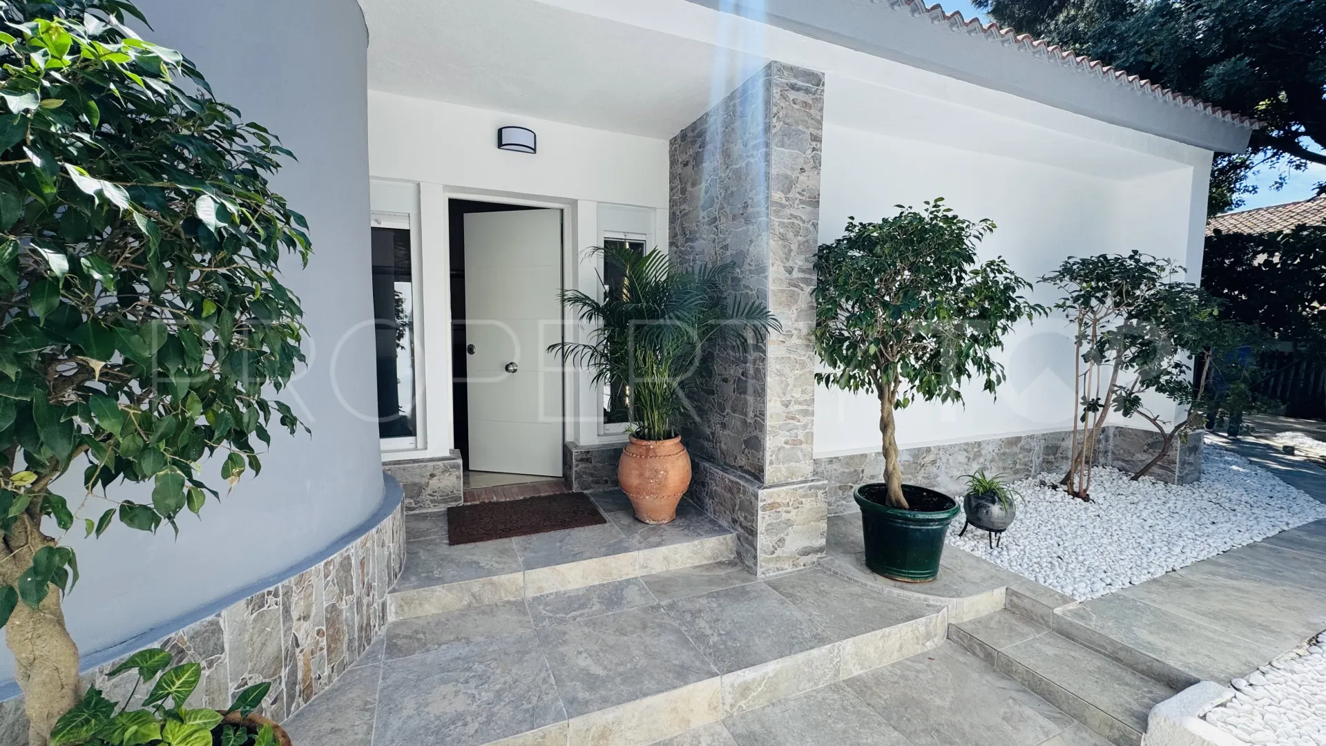 Chalet en venta en Elviria de 4 dormitorios