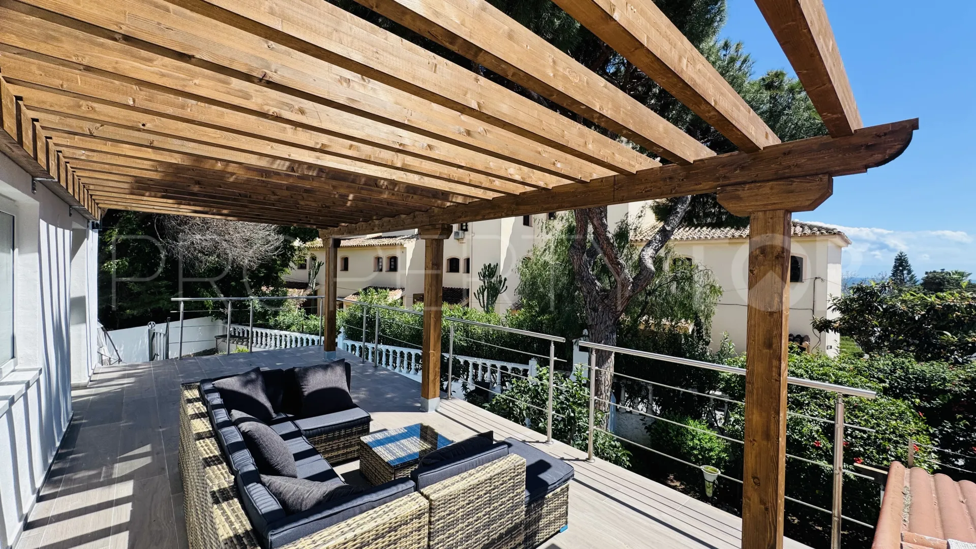 Chalet en venta en Elviria de 4 dormitorios
