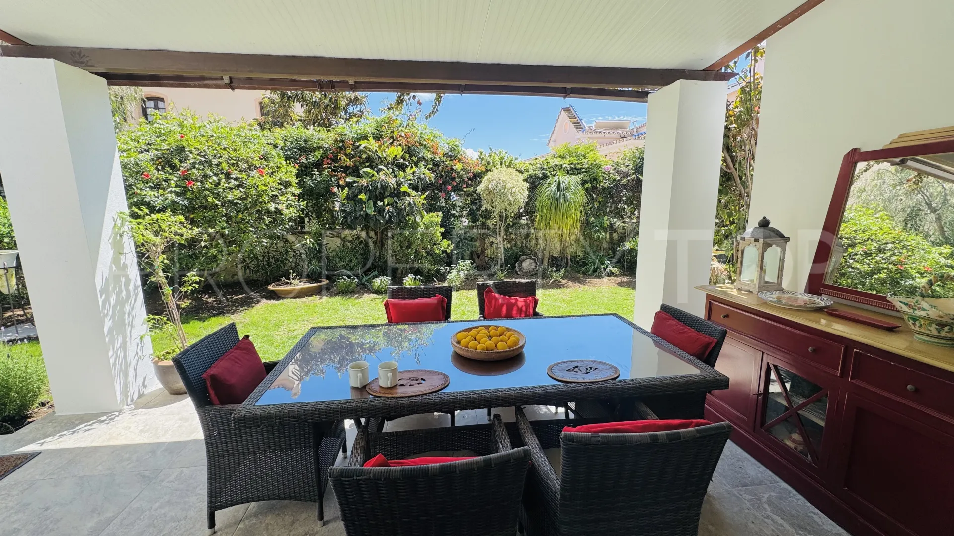 Chalet en venta en Elviria de 4 dormitorios