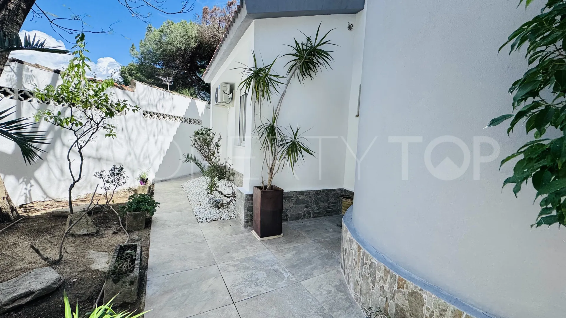 Chalet en venta en Elviria de 4 dormitorios